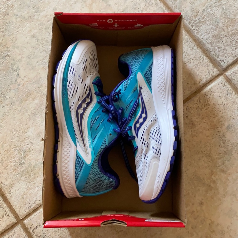 NEW Saucony Sneakers